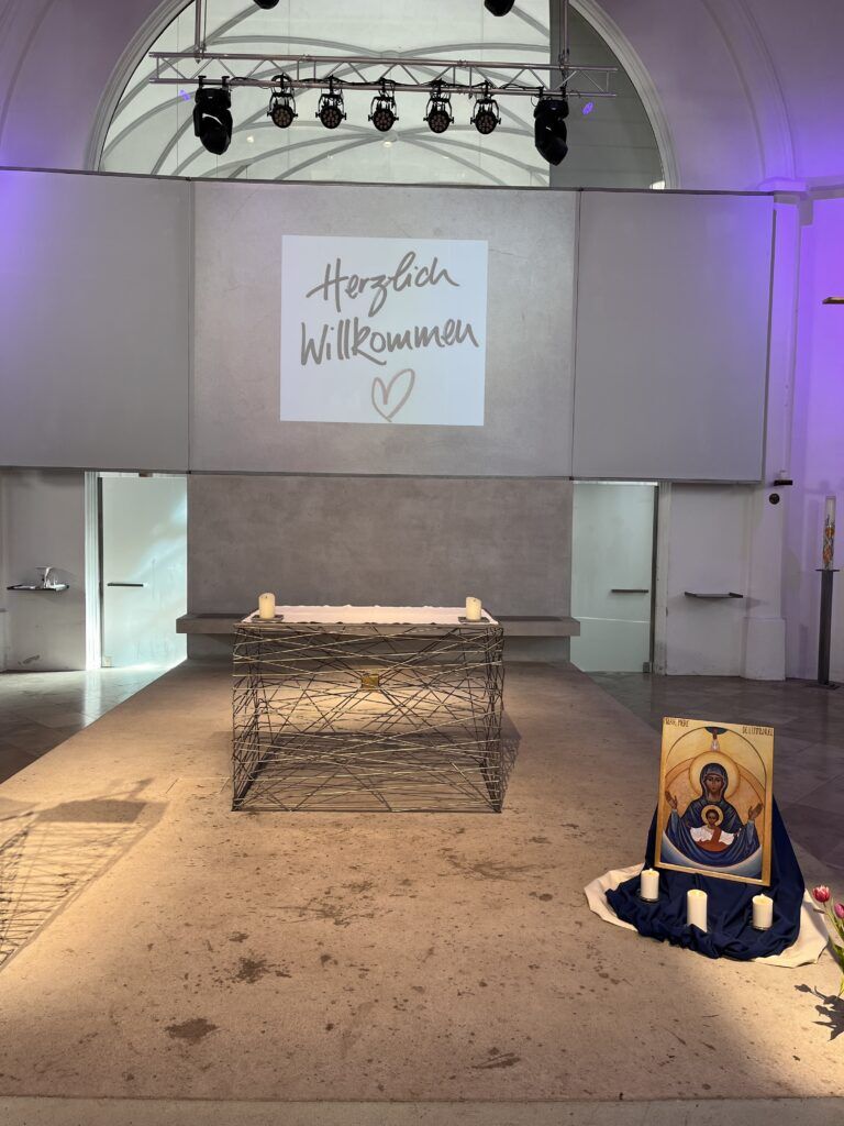 Jugendkirche - dort sind wir oft am Sonntag